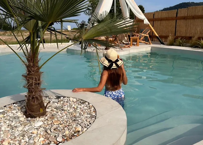 Amo Golden * Chrisi Ammoudia