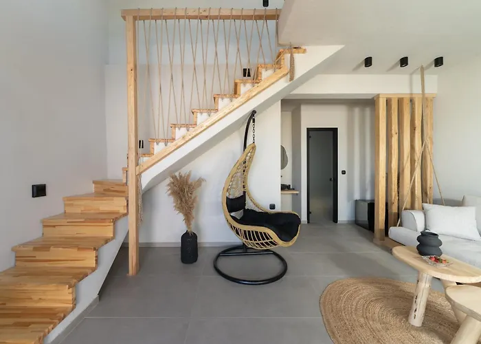 Amo Golden * Chrisi Ammoudia