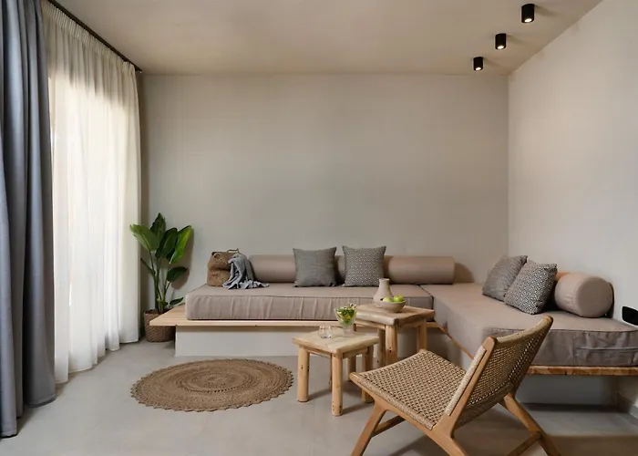 Amo Golden * Chrisi Ammoudia