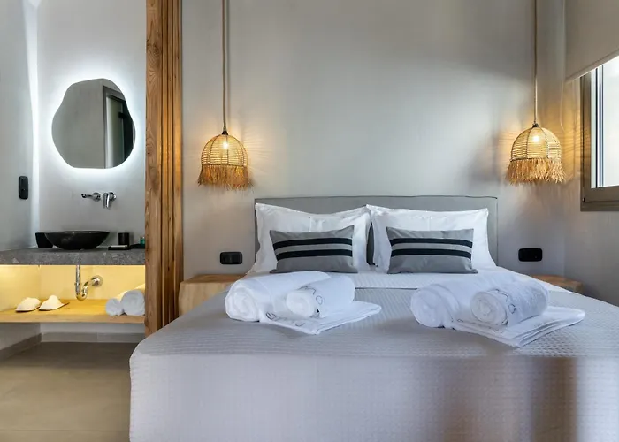 Amo Golden * Chrisi Ammoudia