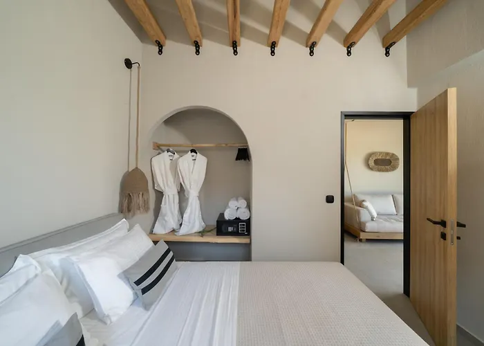 Amo Golden Χρυσή Αμμουδιά